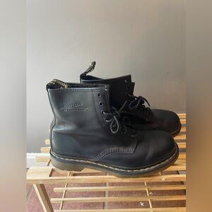 Doc Martens 1460 men’s black combat boot size 11 8 eye lace up leather
